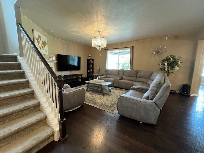 Building Photo - Beautiful Home in South Fort Collins