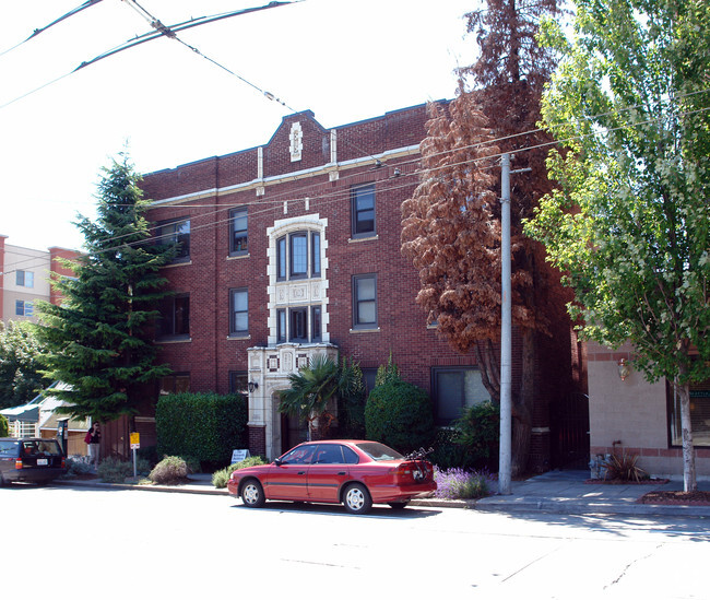 Building Photo - The Kenneth Apts