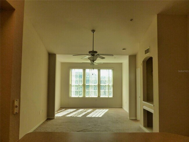 Building Photo - 4126 Central Sarasota Pkwy