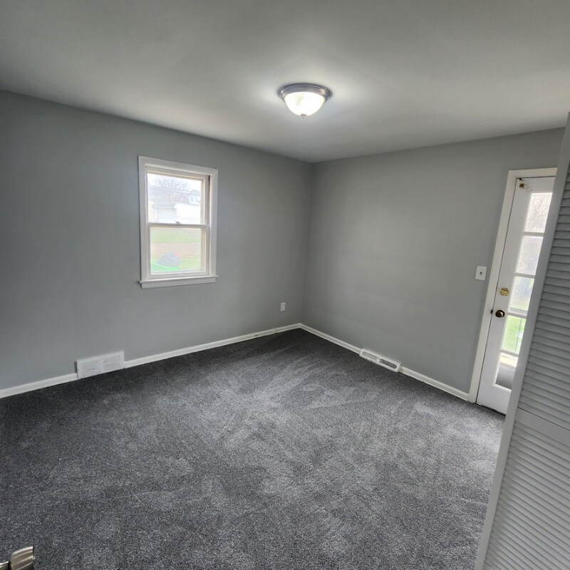 Building Photo - 4818 E 86th St