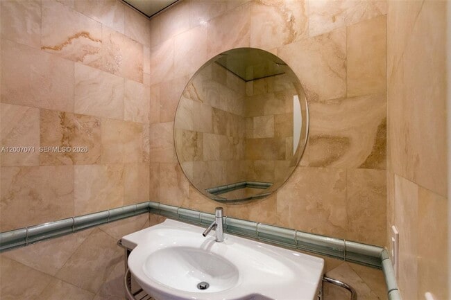 Building Photo - 888 Brickell Key Dr