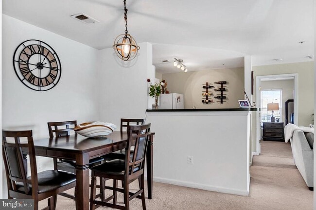 Building Photo - 1066 Gardenview Loop