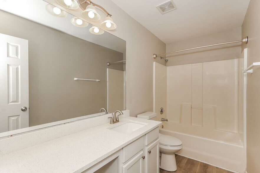 Building Photo - 3051 Berthas Overlook