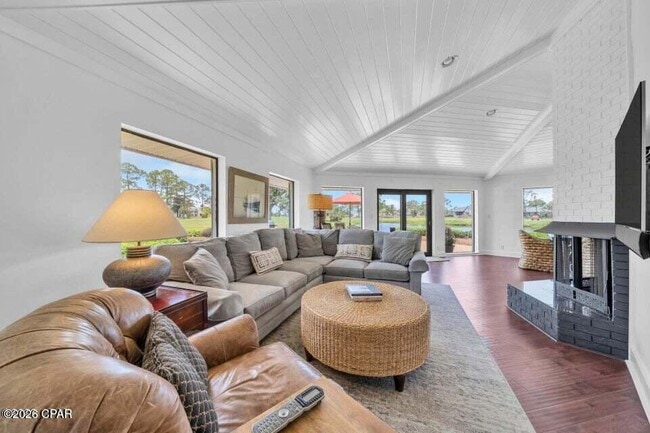 Building Photo - 628 Amberjack Dr