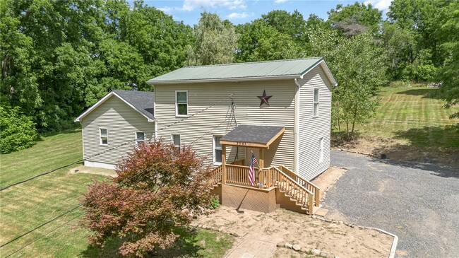 Building Photo - 3545 N Creek Rd