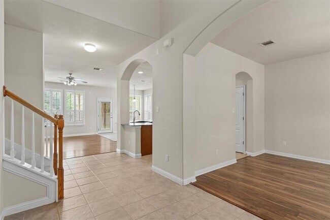Building Photo - 404 Arrowhead Trail
