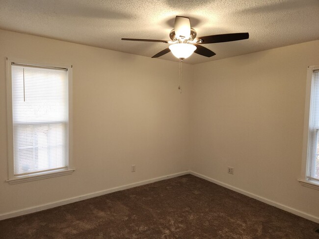 Building Photo - 3 Bedroom 2 Bath for Rent!!!