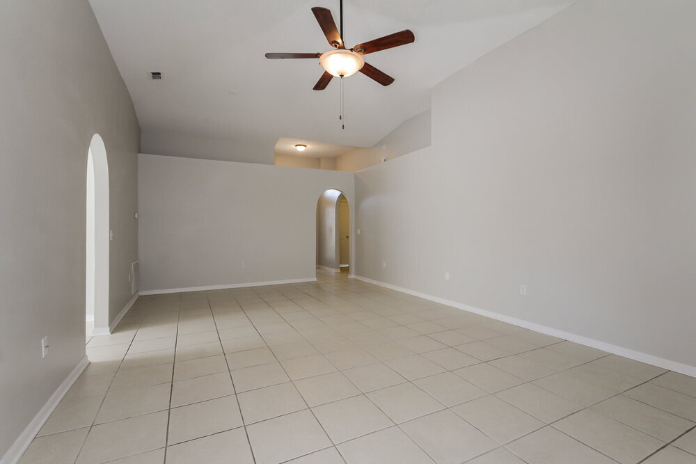 Building Photo - 12814 Lake Vista Dr