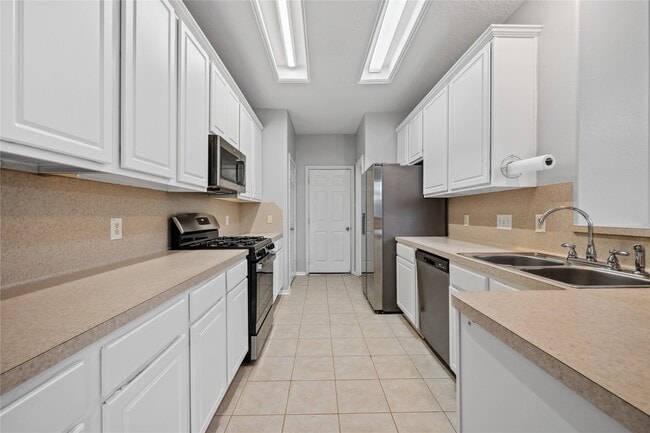 Building Photo - 8912 Elm Drake Ln