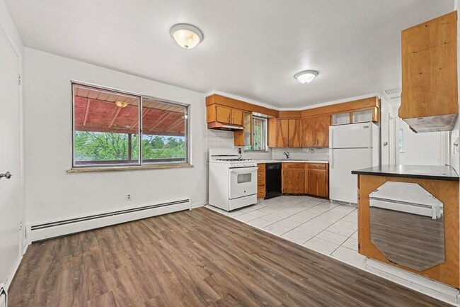 Building Photo - 10250 W 12th Ave