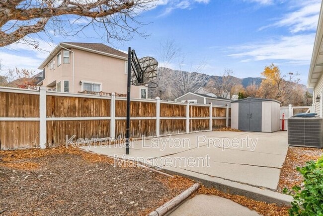 Building Photo - 2339 Lindsay Wood Ln