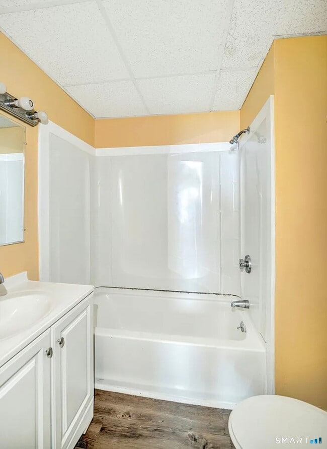 Building Photo - 45 Bassett St