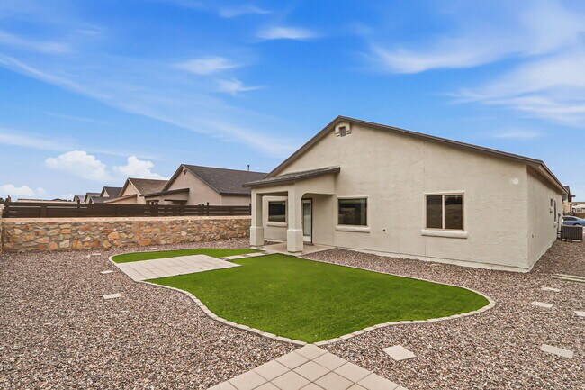 Building Photo - 14740 Mike a Mendoza Ave
