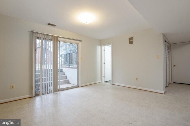 Building Photo - 8729 36th Ave