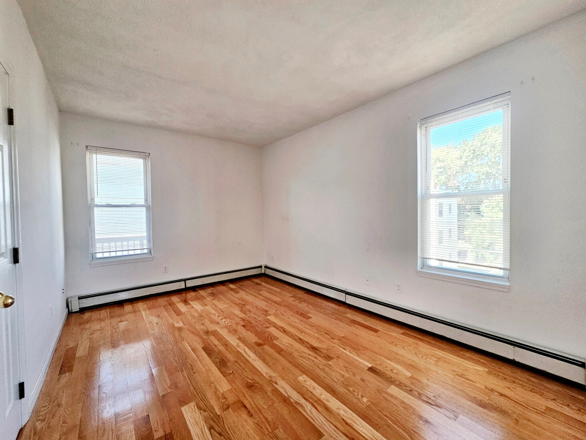 Building Photo - 56 Mansfield St