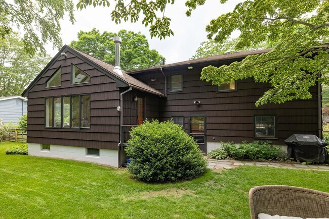 Building Photo - 48 Harding Rd
