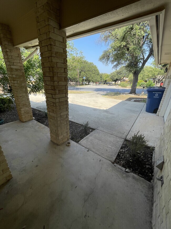 Building Photo - 6306 Madeleine Dr