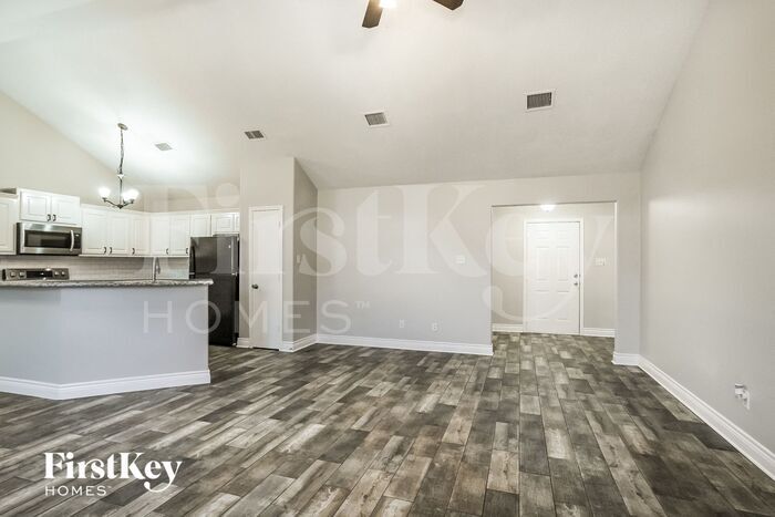 Building Photo - 16209 N View Ct