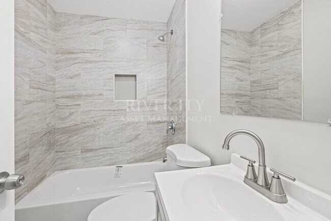 Building Photo - DON'T MISS OUT ON THIS BERCLAIR BEAUTY!!!!!!! Section 8 Welcomed !!!!