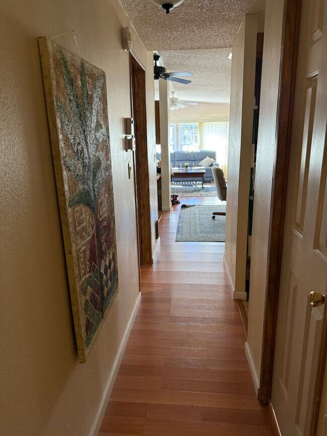 Building Photo - 717 Royal Palm Ave