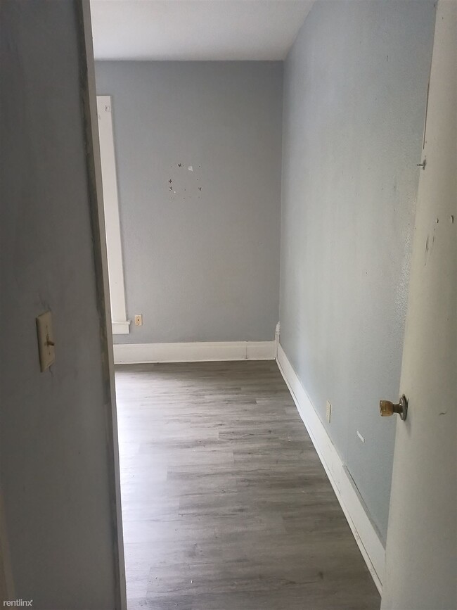 Building Photo - 3 br, 1 bath House - 124 Gordon Street