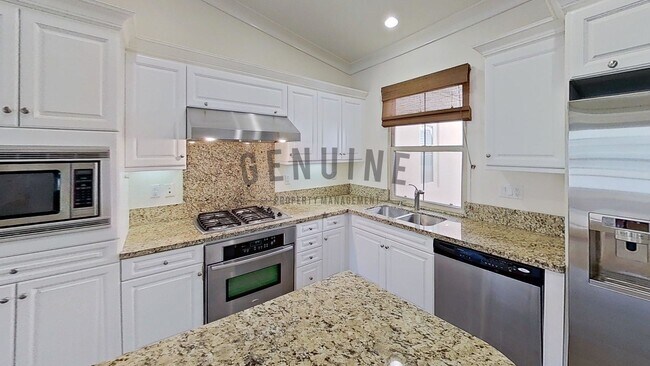 Building Photo - Beautiful Two-Level 2Bd 2Ba Condo in Irvine
