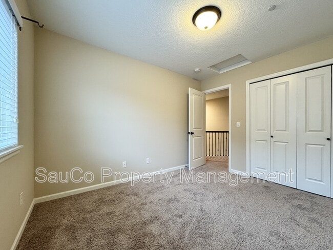 Building Photo - 11877 NW Cedar Ct