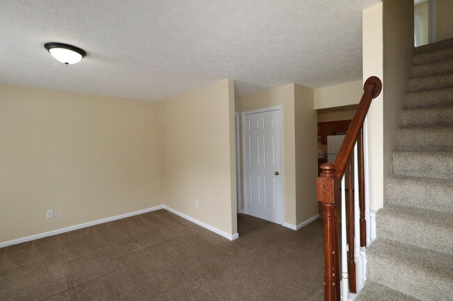 Building Photo - 107 Floyd Ct