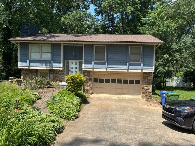 Primary Photo - 77 Overlook Rd