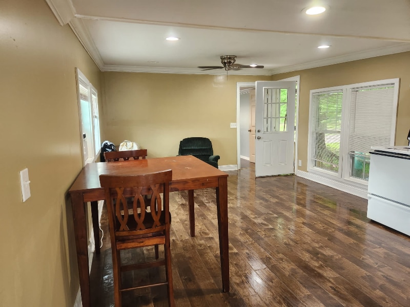 Building Photo - 1579 Duchamp Rd