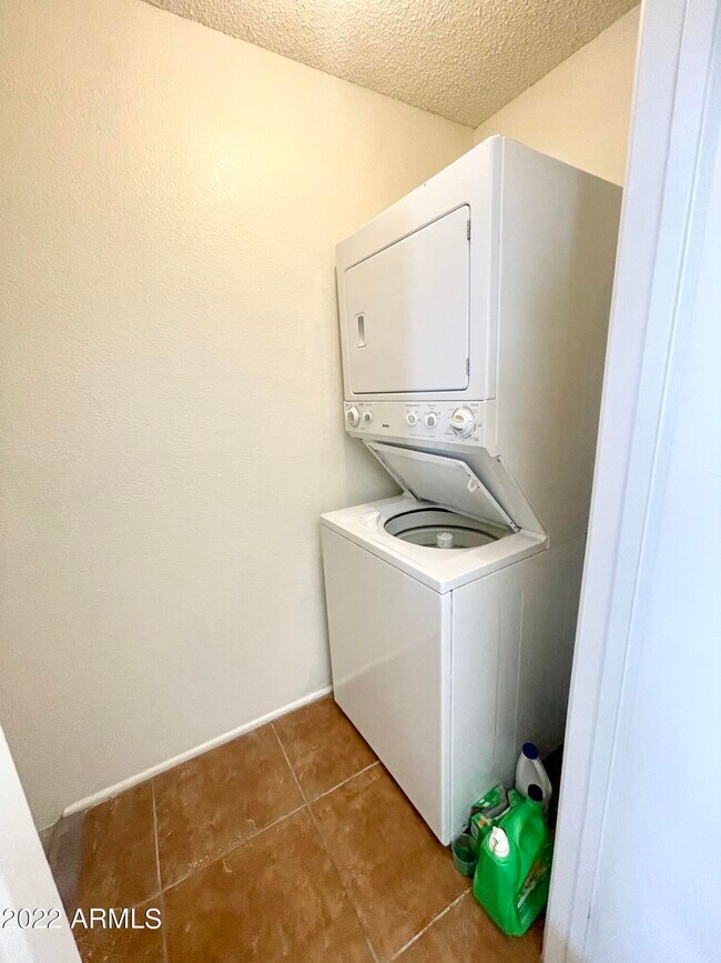 Building Photo - 9209 N 59th Ave