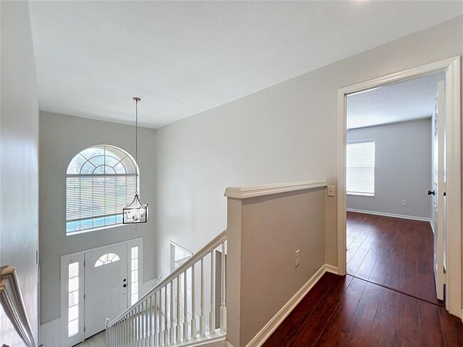 Building Photo - 900 W Charing Cross Cir