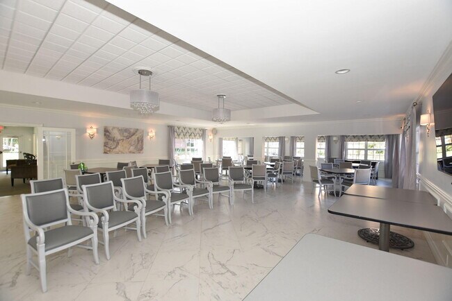 Building Photo - 2871 N Ocean Blvd