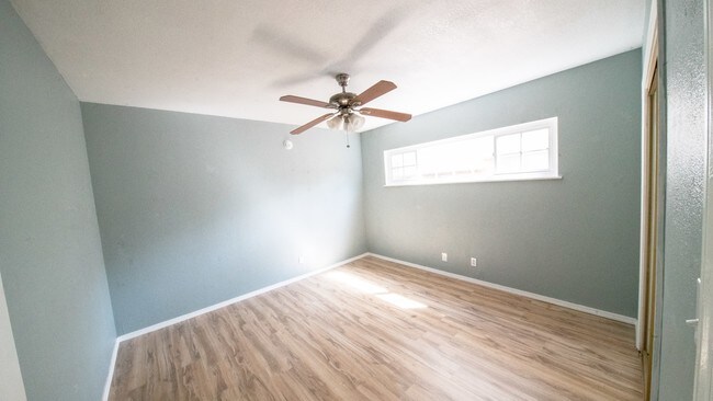 Building Photo - 547 Hill St