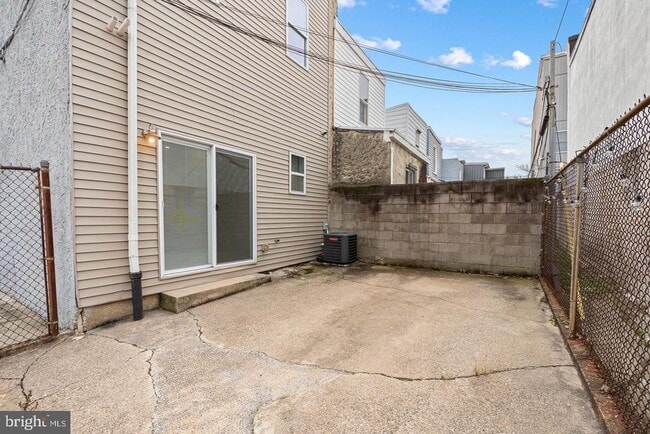 Building Photo - 2106 Manton St