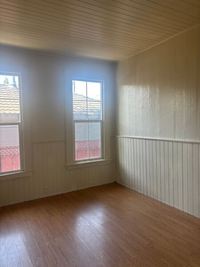Building Photo - 3 Bed/2 Bath with additional bonus room. D...