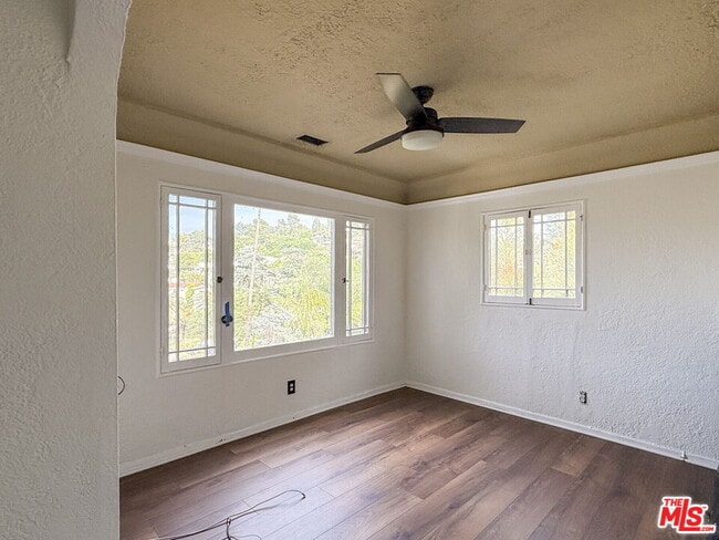 Building Photo - 1401 Dartmouth Dr