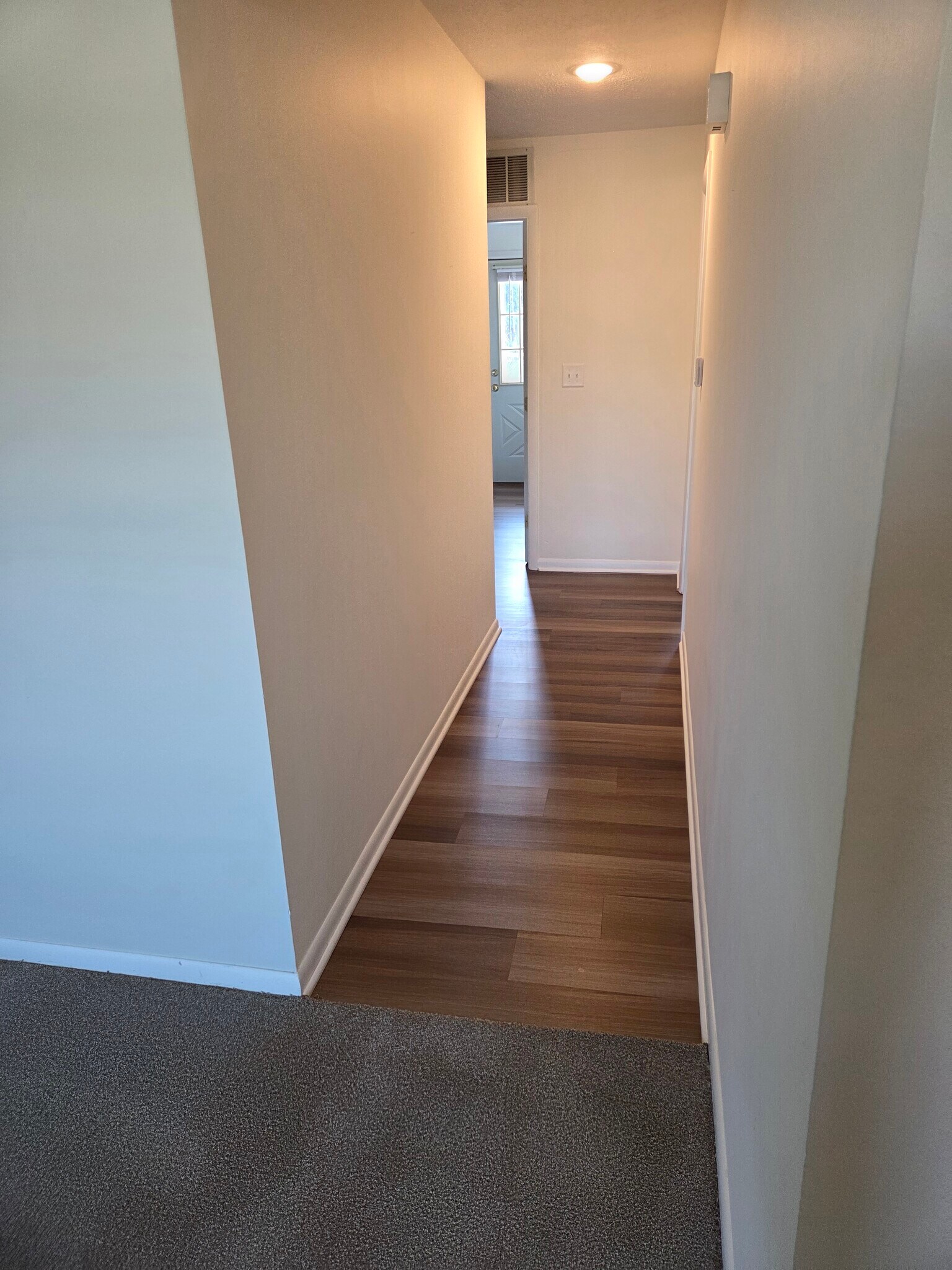 Building Photo - 858 Sussex Pl