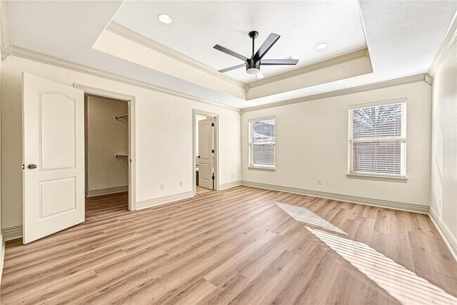 Building Photo - 103 NE Chicory Ln