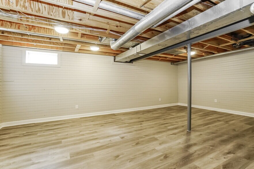 Building Photo - 465 Wynridge Dr