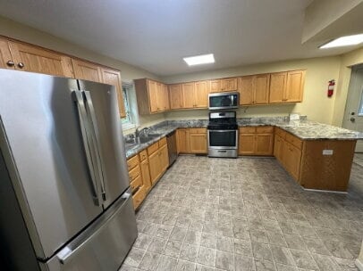 Building Photo - "Charming 5-Bed Home on Grand Ave: Spacious Living with 2.5 Baths in Heart of St. Paul!"