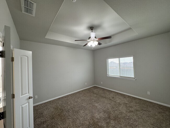 Building Photo - 612 Parkfield Ln