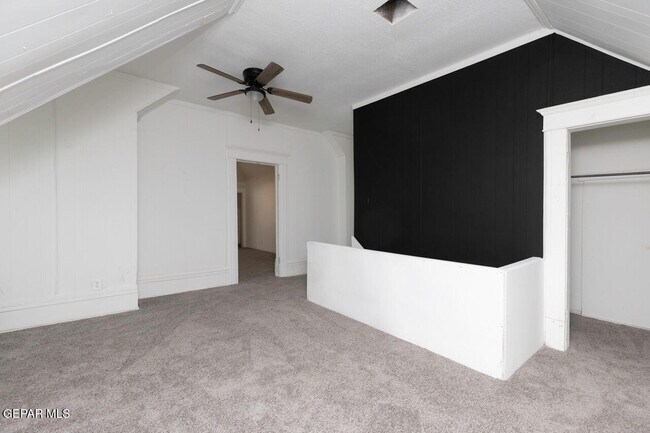 Building Photo - "Charming 2-Bedroom Duplex Retreat on Wyom...
