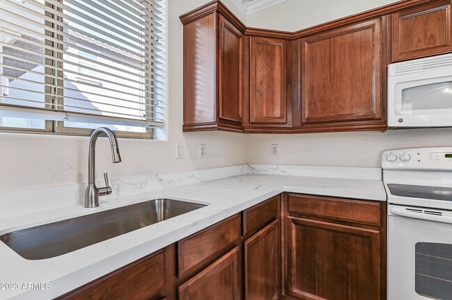 Building Photo - 4046 S Tatum Ln