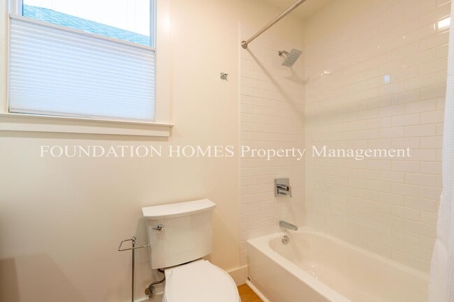 Building Photo - Newly Remodeled - Luxury Finishes - Downtown - 1BR/1BA - FOUNDATION