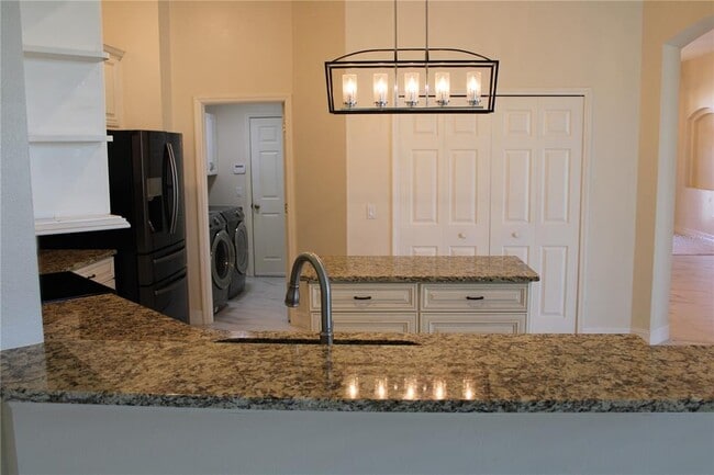 Building Photo - 4423 Useppa Dr