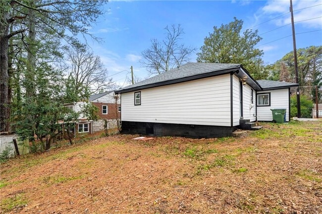 Building Photo - 641 Hamilton E Holmes Dr NW