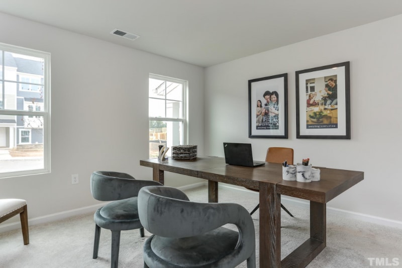 Building Photo - 808 Basswood Gln Trl