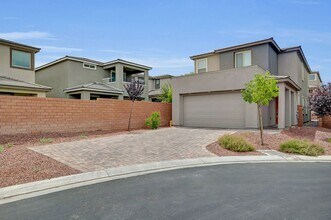 Building Photo - Summerlin gated community 4 bedroom 3 baths