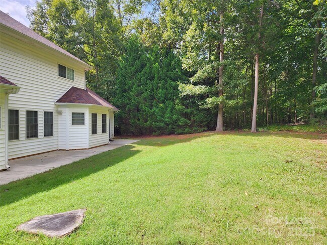 Building Photo - 5524 Strabane Dr